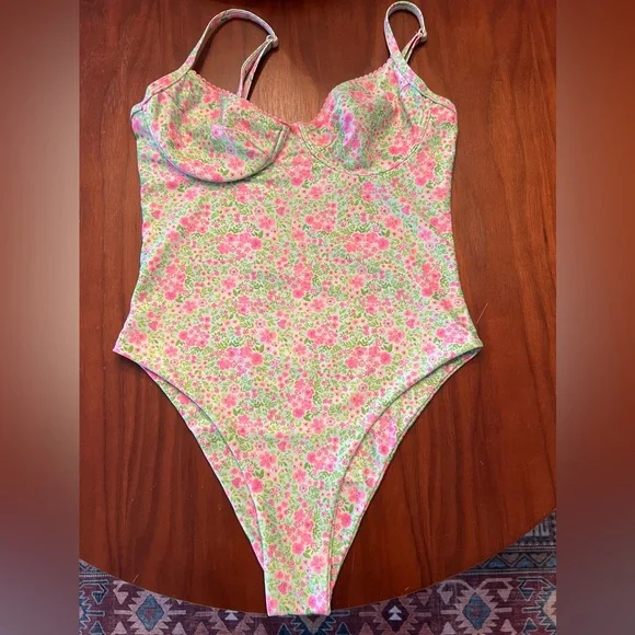 Kulani Kinis one piece swimsuit - Picture 1 of 4